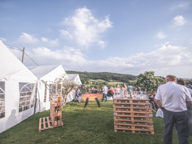 Le mariage de Romain et Julie à Sainte-Croix-en-Jarez, Loire 50