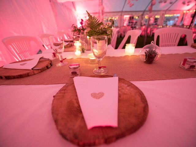 Le mariage de Romain et Julie à Sainte-Croix-en-Jarez, Loire 57