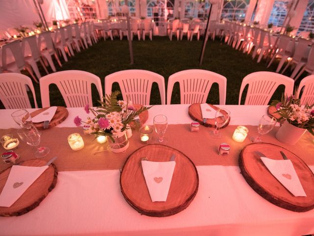 Le mariage de Romain et Julie à Sainte-Croix-en-Jarez, Loire 59