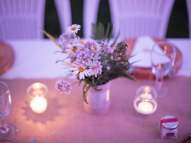 Le mariage de Romain et Julie à Sainte-Croix-en-Jarez, Loire 60