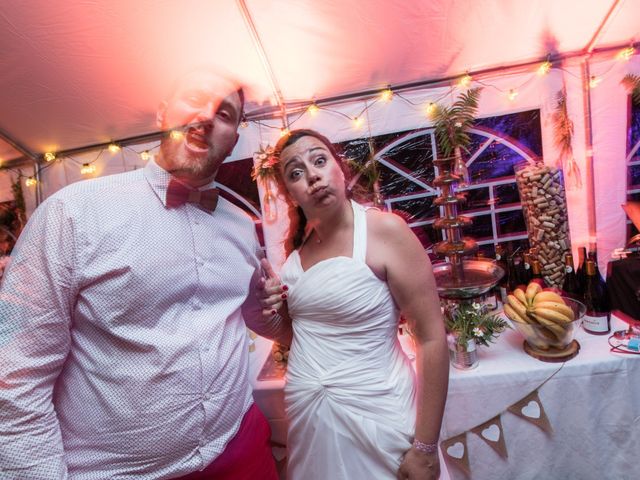 Le mariage de Romain et Julie à Sainte-Croix-en-Jarez, Loire 71