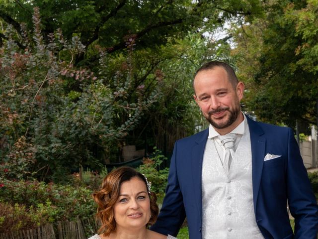 Le mariage de Raphaël et Céline à Sainte-Foy-lès-Lyon, Rhône 35