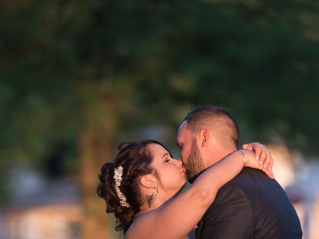 Le mariage de Christofer et Magalie à Bon-Encontre, Lot-et-Garonne 77