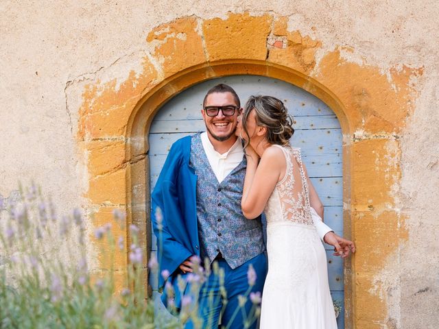 Le mariage de Julie et Alexandre à Le Perréon, Rhône 2