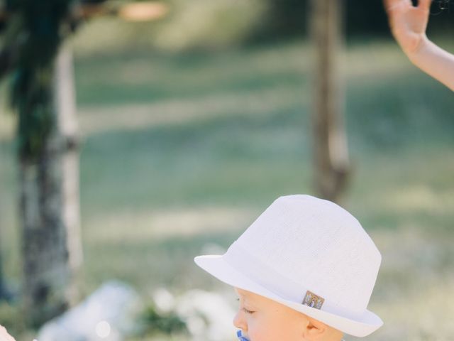 Le mariage de Fabien et Isabelle à Nyons, Drôme 32