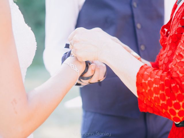 Le mariage de Fabien et Isabelle à Nyons, Drôme 33