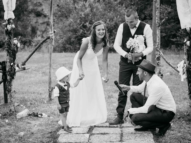 Le mariage de Fabien et Isabelle à Nyons, Drôme 37