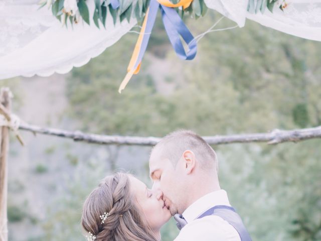 Le mariage de Fabien et Isabelle à Nyons, Drôme 1