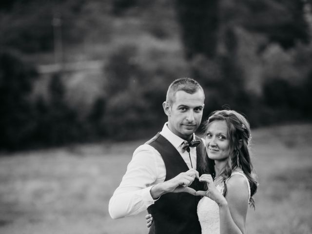 Le mariage de Fabien et Isabelle à Nyons, Drôme 56