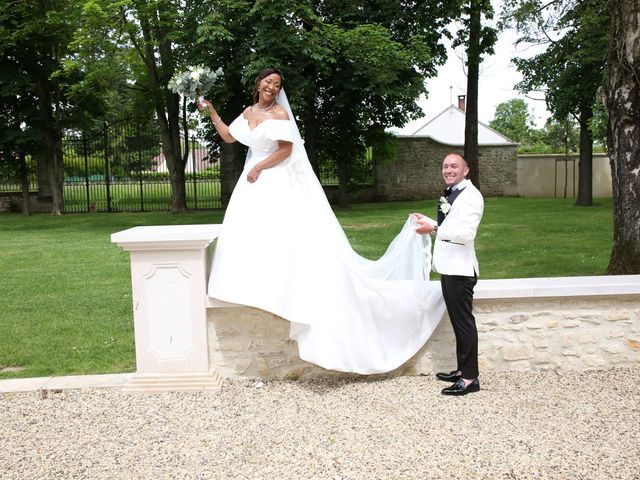 Le mariage de Anthony et Alexandra à Neuilly-sous-Clermont, Oise 15