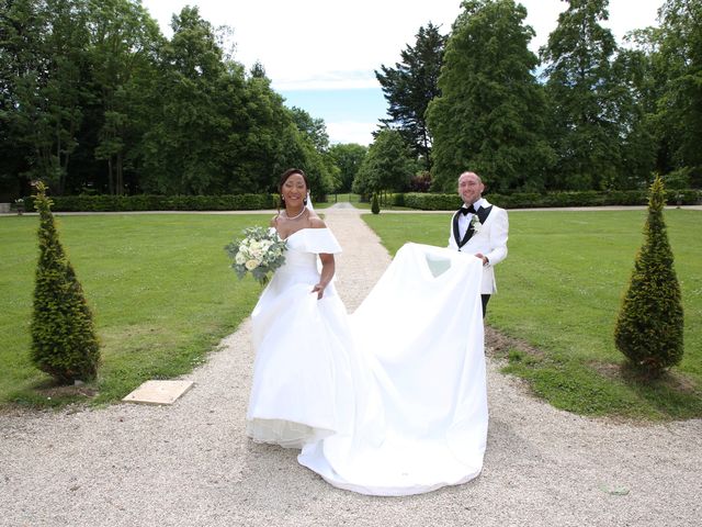 Le mariage de Anthony et Alexandra à Neuilly-sous-Clermont, Oise 17