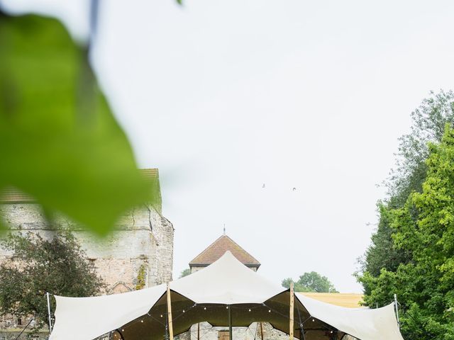 Le mariage de Thomas et Bérénice à Hautvillers, Marne 16