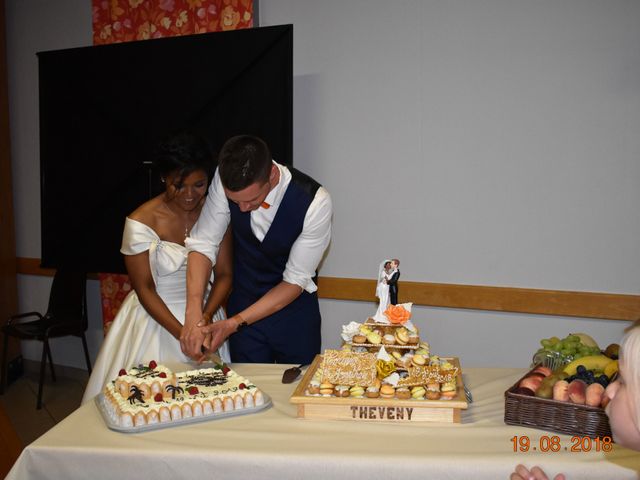 Le mariage de Jon et Corinne à Saulxures-lès-Bulgnéville, Vosges 12