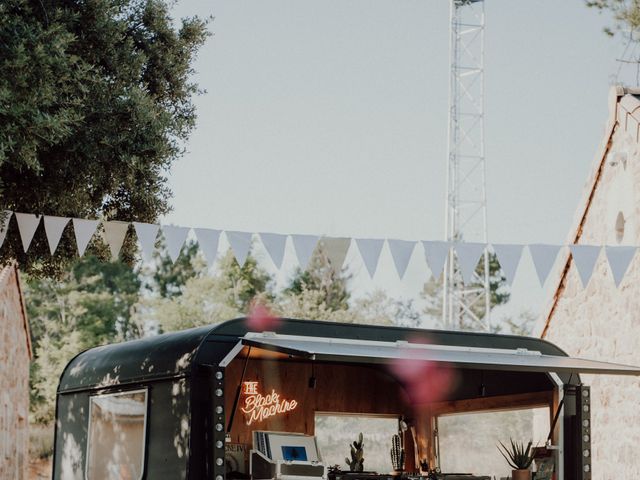Le mariage de Loïc et Issia à Les Vans, Ardèche 36