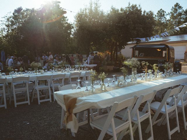 Le mariage de Loïc et Issia à Les Vans, Ardèche 41