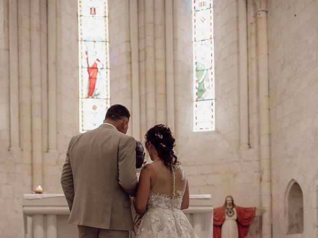Le mariage de Romain et Marion à Port-d'Envaux, Charente Maritime 24