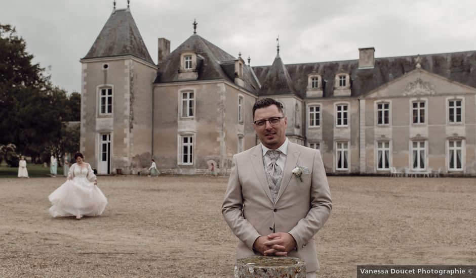 Le mariage de Romain et Marion à Port-d'Envaux, Charente Maritime