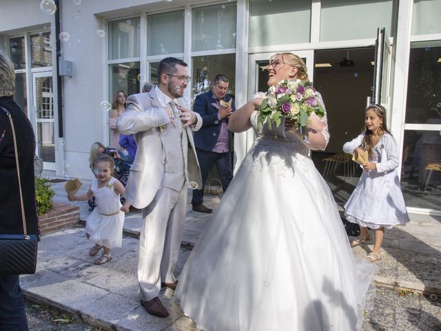 Le mariage de Yohann et Gwenaëlle à Le Vaudreuil, Eure 18