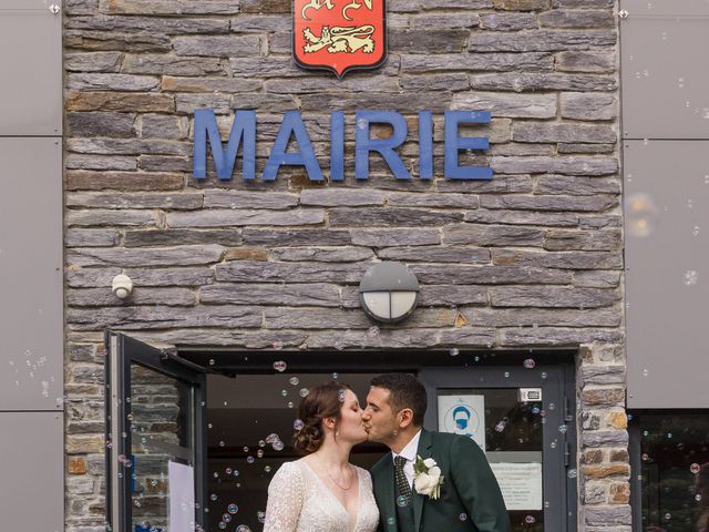 Le mariage de Zacharie et Clara à Urville-Nacqueville, Manche 13