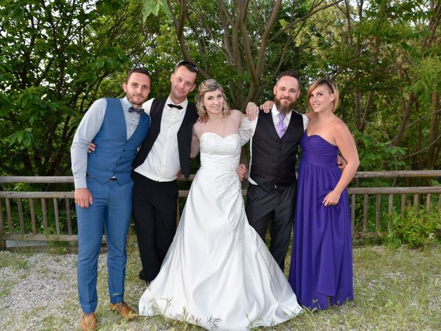 Le mariage de Bastien et Sandra à Villeneuve-de-Berg, Ardèche 13