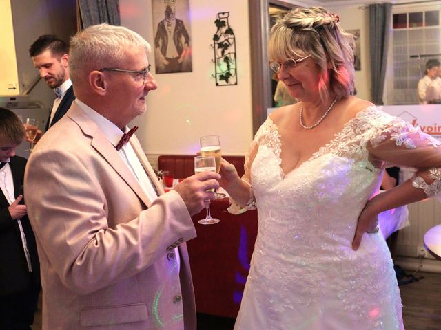 Le mariage de Jacky et Florence à Beaumont-sur-Sarthe, Sarthe 4