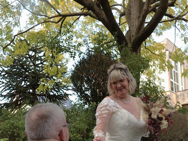 Le mariage de Jacky et Florence à Beaumont-sur-Sarthe, Sarthe 10