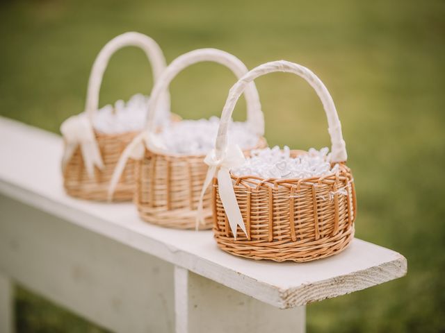 Le mariage de ROMAIN et VIRGINIE à Ahuillé, Mayenne 49