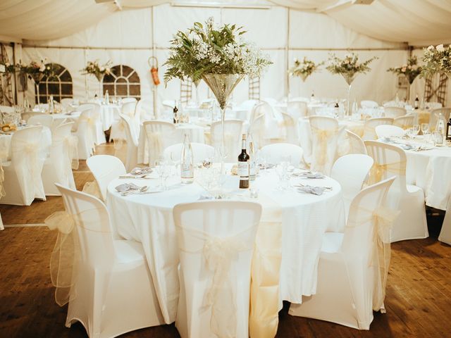 Le mariage de Corinne et Jonathan à Saint Léger en Bray, Oise 8