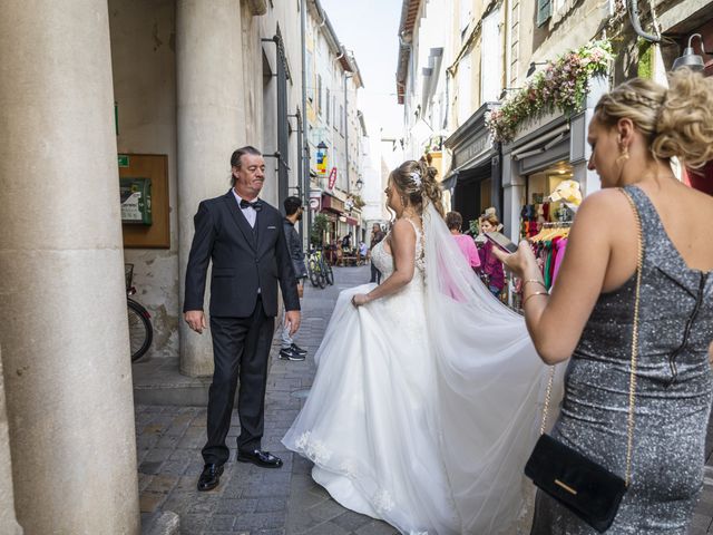 Le mariage de Mostapha et Anaïs à L&apos;Isle-sur-la-Sorgue, Vaucluse 8