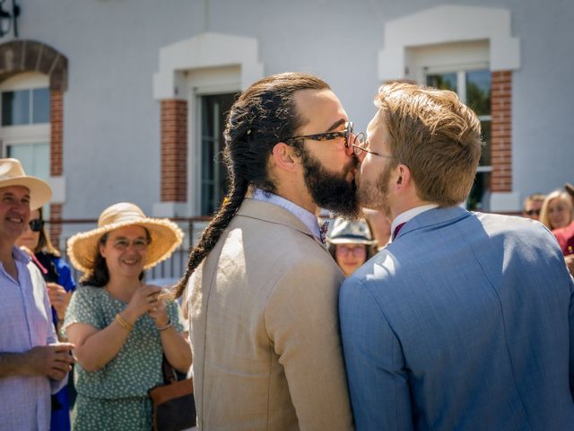 Le mariage de Kilian et Alexandre à Saint-Sornin-Lavolps, Corrèze 10