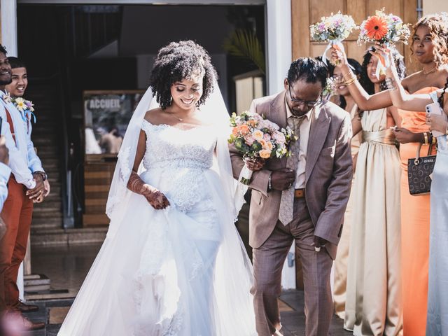 Le mariage de JEAN LUC et KETSIA à L'Étang-Salé, La Réunion 10