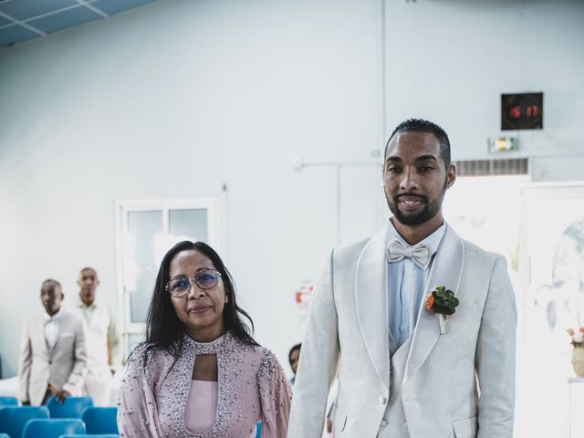 Le mariage de JEAN LUC et KETSIA à L'Étang-Salé, La Réunion 14