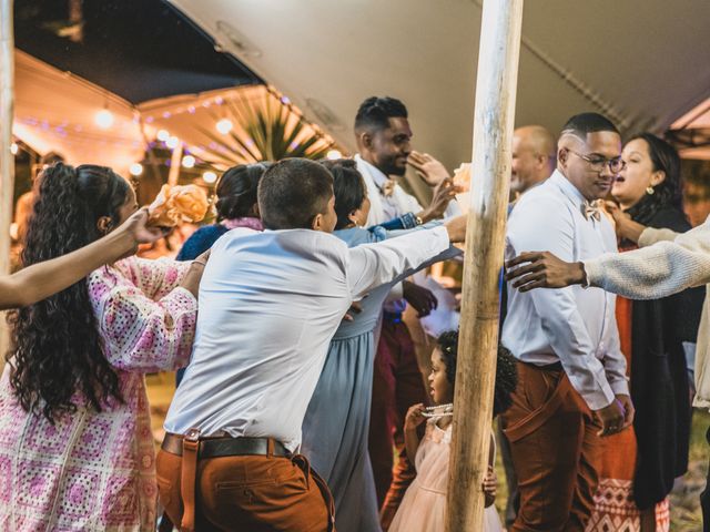 Le mariage de JEAN LUC et KETSIA à L'Étang-Salé, La Réunion 28