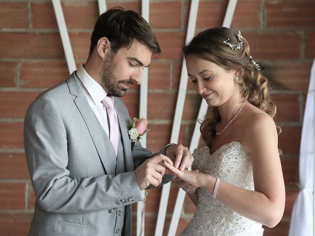 Le mariage de Thibault et Éloïse à Thaon, Calvados 13