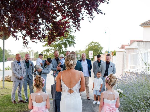 Le mariage de Thomas et Justine à Thorigny-sur-Oreuse, Yonne 7