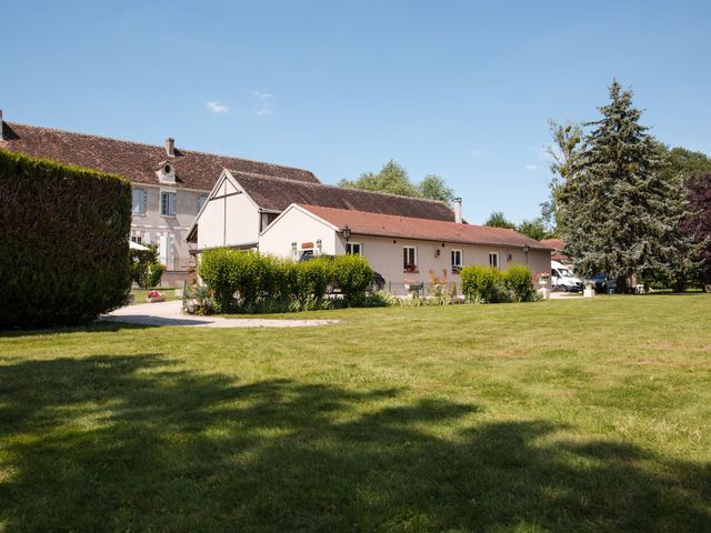 Le mariage de Thomas et Justine à Thorigny-sur-Oreuse, Yonne 21