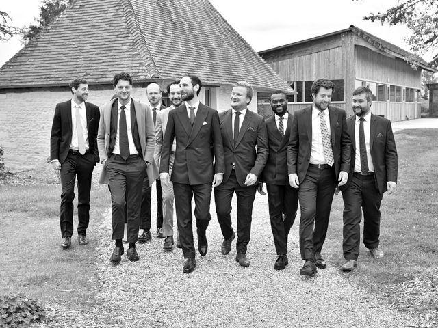 Le mariage de Maxime et Adèle à Pont-l'Évêque, Calvados 8