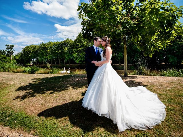 Le mariage de Guillaume et Caroline à Courville-sur-Eure, Eure-et-Loir 27