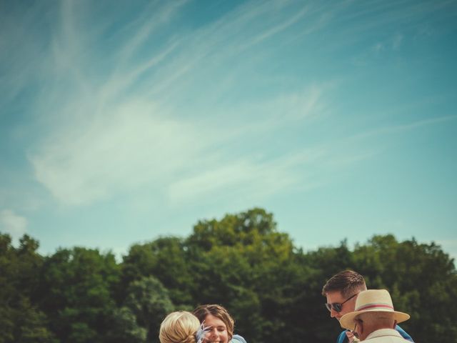 Le mariage de John et Kristina à Lamonzie-Montastruc, Dordogne 48