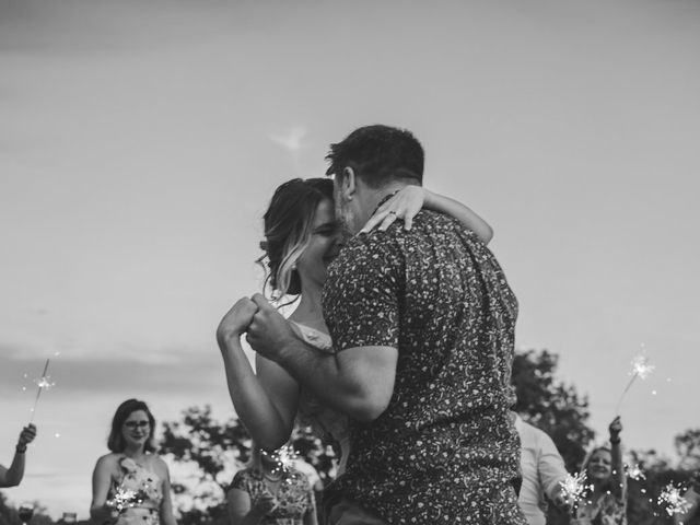 Le mariage de John et Kristina à Lamonzie-Montastruc, Dordogne 96