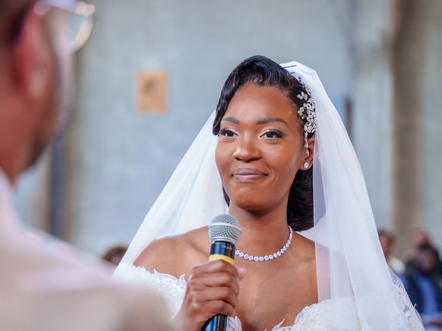 Le mariage de Raphaël et Roliana à Champeaux, Seine-et-Marne 86