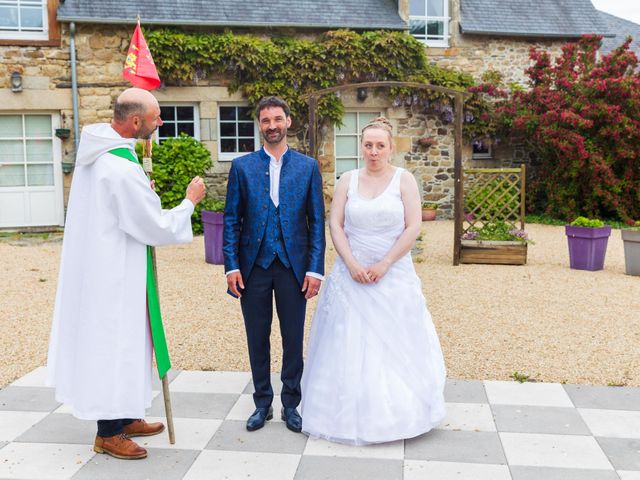 Le mariage de Charles et Dorothée à Saint-Potan, Côtes d&apos;Armor 18