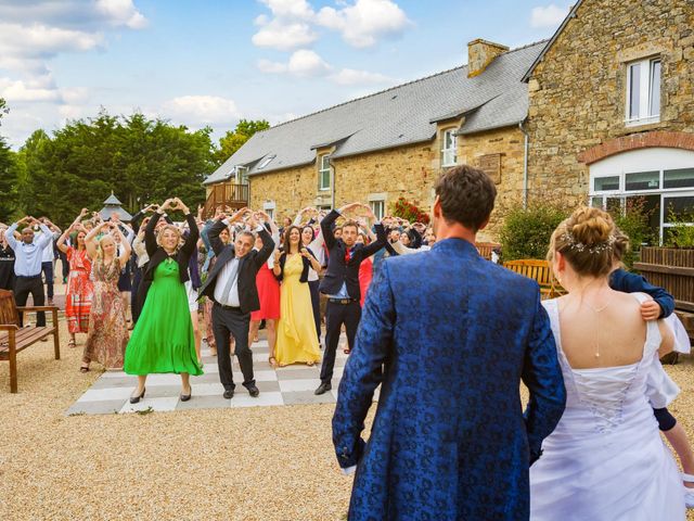 Le mariage de Charles et Dorothée à Saint-Potan, Côtes d&apos;Armor 22