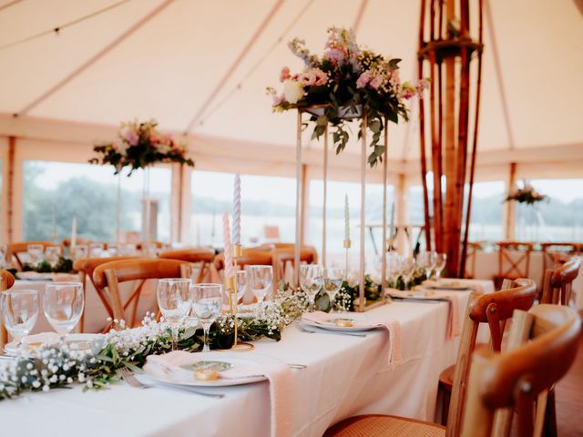 Le mariage de Jeff et Alexia à Saint-Savinien, Charente Maritime 1