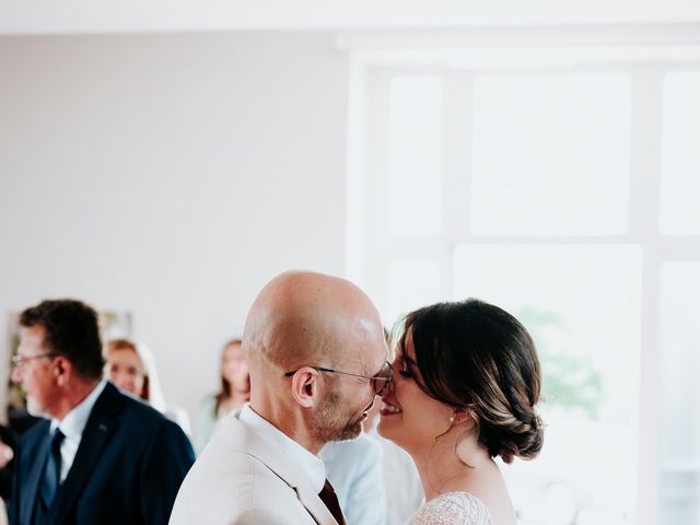Le mariage de Jeff et Alexia à Saint-Savinien, Charente Maritime 8