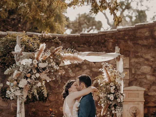 Le mariage de Clara et Vincent à Aramon, Gard 25