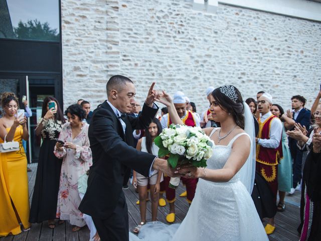 Le mariage de Reda et Nisrine à Uzerche, Corrèze 28