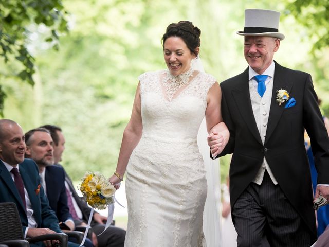 Le mariage de Tarran et Kate à Thuret, Puy-de-Dôme 40