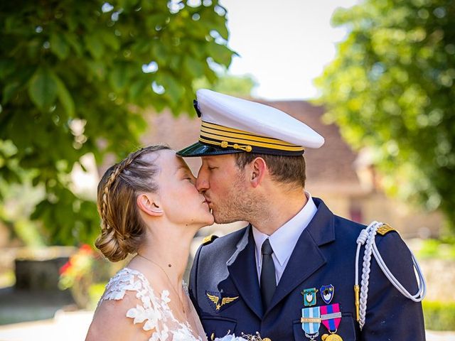 Le mariage de Julie et Jérôme à Bannegon, Cher 1