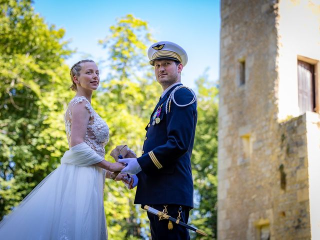 Le mariage de Julie et Jérôme à Bannegon, Cher 13